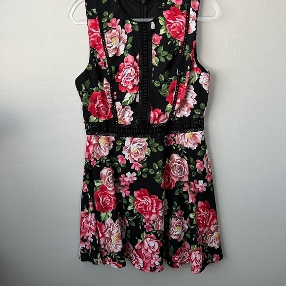 Disney Princess Floral Sleaveless Dress Lined Embroidered Size Large Juniors - Picture 11 of 13